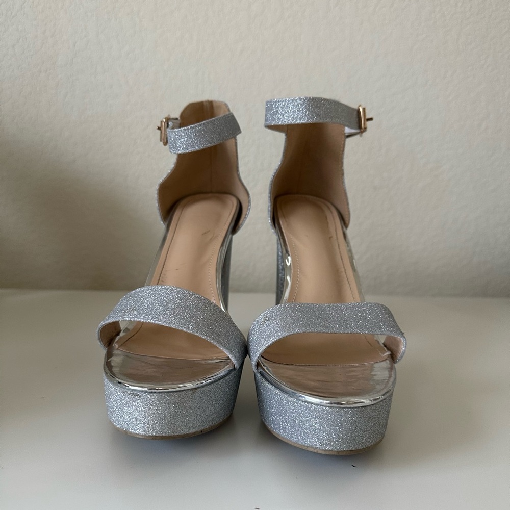 SHEIN Heels - Picture 3 of 5